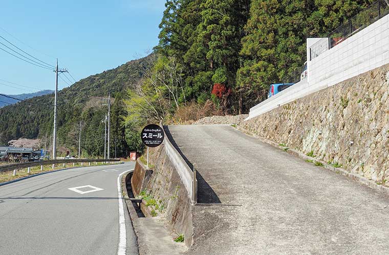 兵庫・姫路に並ぶ“煙が立たない煙突”の正体を調査…… わずか8年で役目を終えた寂しき乗り物とは？ |