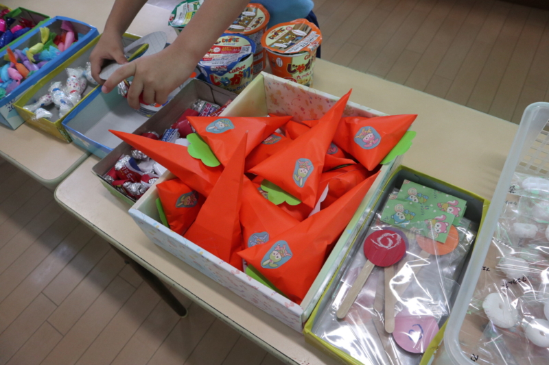 だがし屋さんごっこラチとライオン ３・４・５歳児- 日の出医療福祉グループ