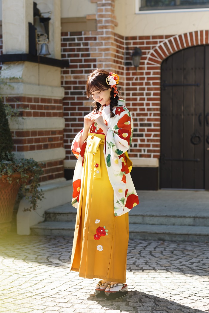 卒業式 袴 4点セット 二尺袖着物 帯 袴 二尺袖長襦袢 袴セット 大学生 2025年コーディネート バレエコア ワントーン 着物 はかまトレンド 大学 学生 卒業 女性 レディース 可愛い 大人 古典 シック 黒 白 赤 紺 ベージュ 購入