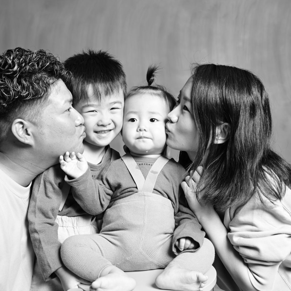 七五三でおしゃれな家族写真を撮ろう！おすすめポーズ30選を紹介 - 七五三,成人式,フォトウエディングの撮影なら阿部写真舘 茨城プレイアトレ土浦店へお任せ