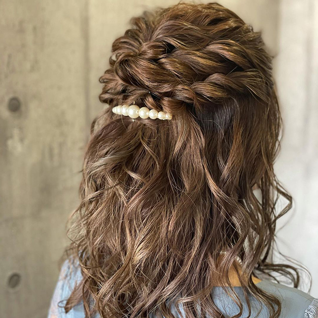 ボブスタイルのゆるふわハーフアップアレンジ・結婚式に参列する前に、髪も可愛く素敵にヘアアレンジ♪Hartim代官山・恵比寿美容院縮毛矯正髪質改善