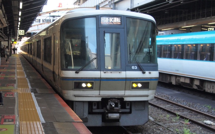 大和小泉駅から王寺駅 時刻表 |