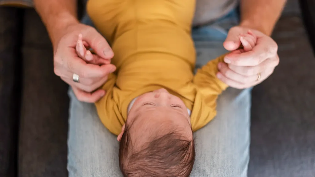 赤ちゃんの原始反射と知育玩具の効果についてGENI ジェニ 公式オンラインショップ