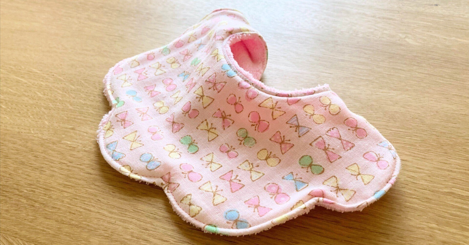 無料型紙配布 ネクタイ付きスタイの作り方の作り方 手順2スタイ・よだれかけベビー・キッズ アトリエハンドメイドレシピ 作り方 と手作り情報サイト