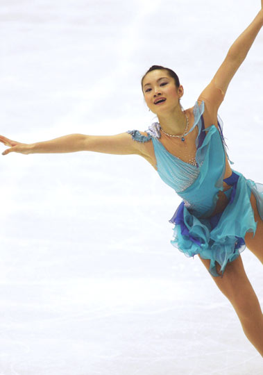 長谷部誠選手の妻・佐藤ありさ、娘＆息子との3ショット公開「2人とも大きくなってる!!!」「素敵すぎるお写真」オリコンニュース ORICONNEWS