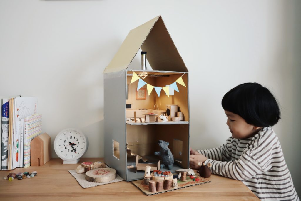 工作だから自由に作れる♪手作りダンボールハウスの実例10選RoomClip mag暮らしとインテリアのwebマガジン