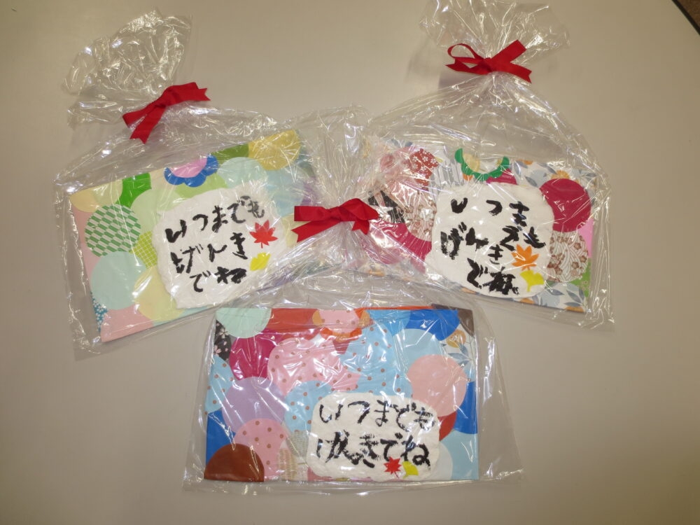 敬老の日に贈る手作りプレゼント！保育で人気の製作のアイデア集