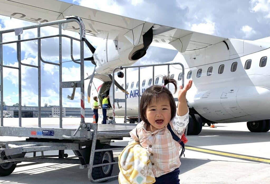 1歳半の子どもと10回目の飛行機！ご機嫌に過ごすためにやって良かったこと7個のんきマム・メモ