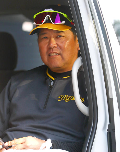 阪神 野村克則コーチ 父・野村元監督の五回忌命日に使命感を新たに「選手たちにそういう野球を伝えていけたら」 阪神タイガース デイリースポーツonline