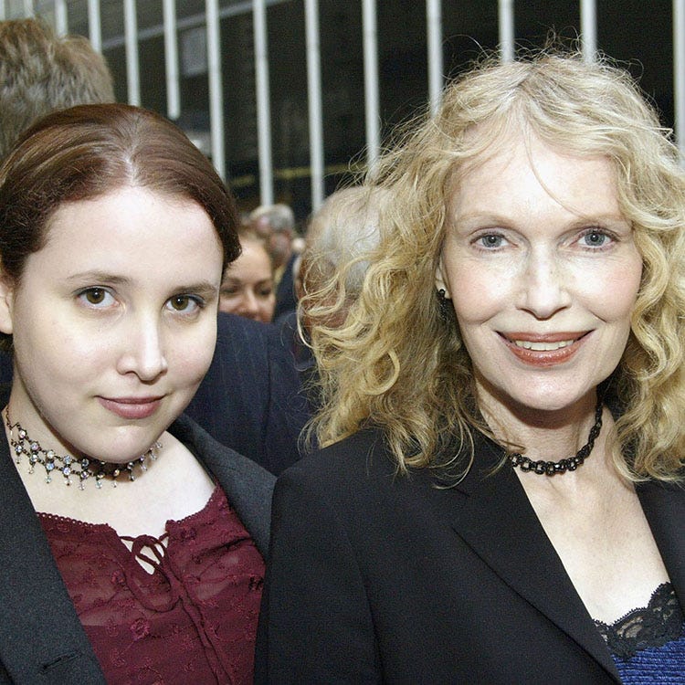 ミア・ファロー5 『ローズマリーの赤ちゃん』5 2ページカイエ・デ・モード