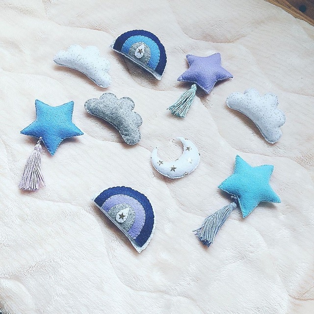 モビールでお部屋にぶら下げる手作りインテリアのデザイン集