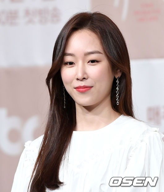 フォト ソ・ヒョンジン 清らかな春の女神 パステルカラーもお似合い