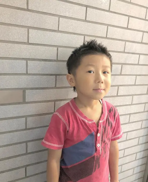 男子小学生の散髪 10分で切れる!!ブロッキングなしの簡単な切り方 札幌美容室- YouTube