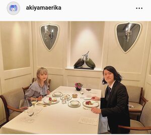 前々回の投稿より DDTプロレスリングひがしんアリーナ大会を観戦した嫁。 秋山さんの入場シーンを撮って、仕事中の僕に送ってきました。KOD無差別級選手権では敗れてしまいましたが··· ｢秋山さん、強くてかっこよかった｣と、嫁が言ってました。 秋山さん、お疲れ様でした