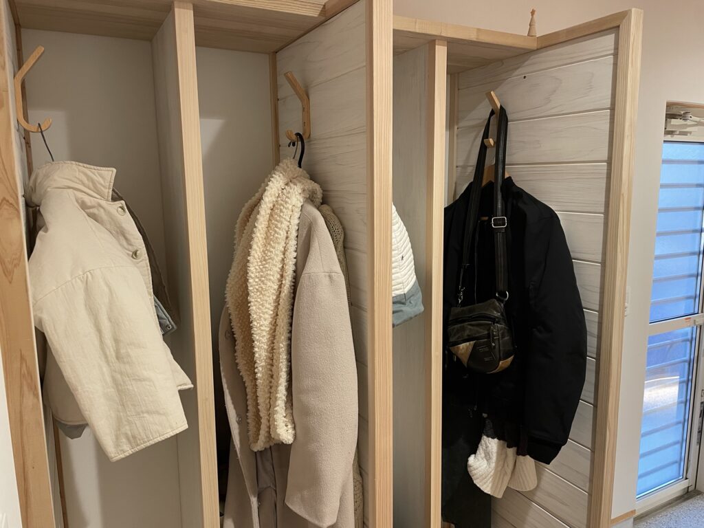 家族ロッカーでランドセルやリビングのあふれるものをすっきり解決‼収納術や整理整頓のアイデア暮らしニスタ