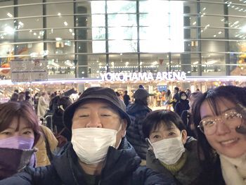 藤井風・4人兄弟の年齢差や職業・家族構成を深掘り！音楽と家族愛にまつわるエピソード集 - 芸能omnibus