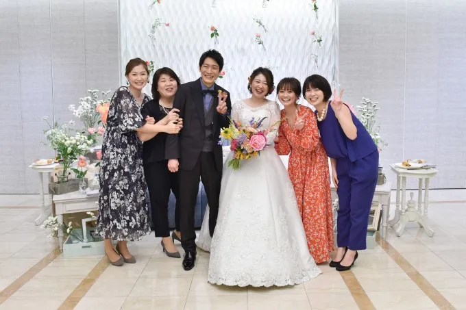 お呼ばれや結婚式はどうする？伸ばしかけヘアを可愛く見せるアレンジ4つeltha エルザ