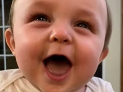 赤ちゃんの変顔写真が面白い「ナイスタイミング」かわいい＆笑える写真集kosodate LIFE 子育てライフ