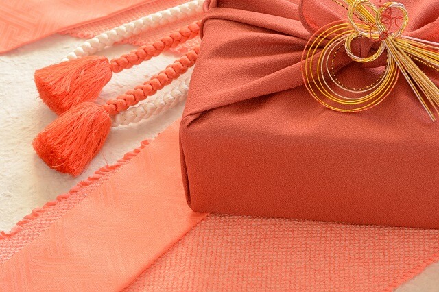 彼氏の実家に持参する手土産は何がいい？両親にきっと喜んでもらえるギフトを紹介MOOD MARK IDEA ムードマークアイデア