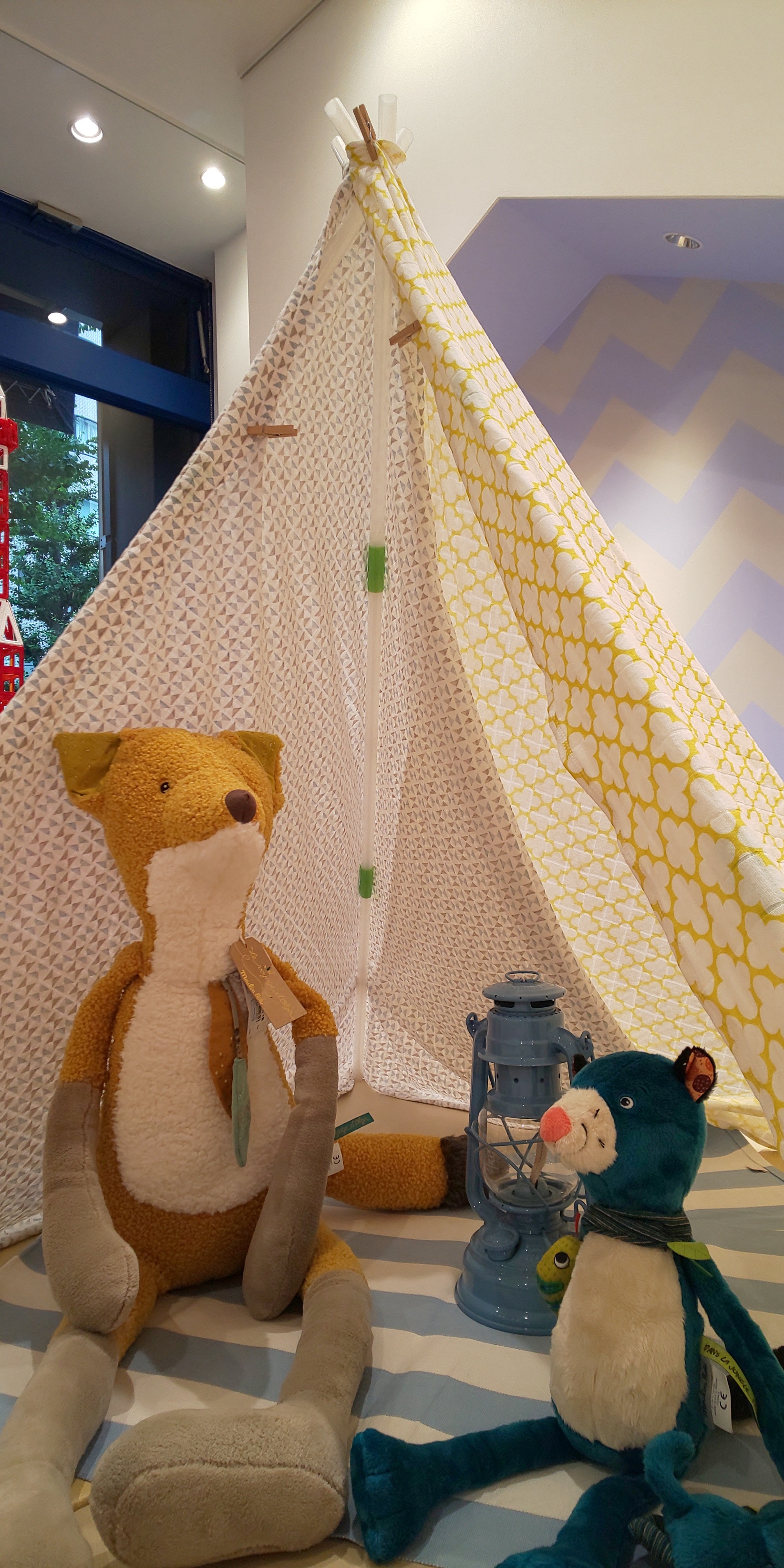 工具は一切使わない！超簡単かわいい「ティピーテント」の作り方 しっかり結ぶ綿ロープで固定michill byGMO ミチル