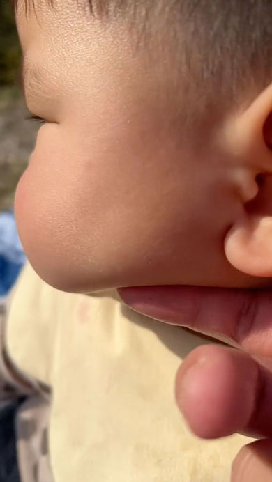 1 離乳食の反応はこんなにも違う！？ ぷっくりほっぺが可愛すぎる‟ぷにおくん”初登場！ byにくきゅうぷにおままのて