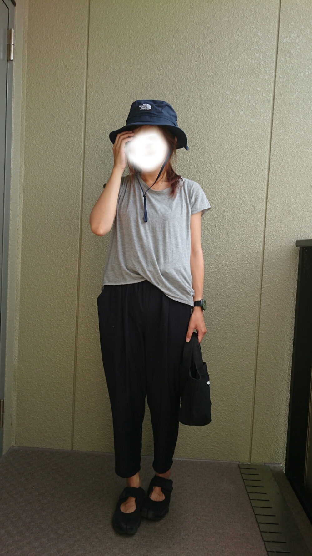 公園に行く日の「帽子」スナップ！オフホワイト～ベージュが人気VERY