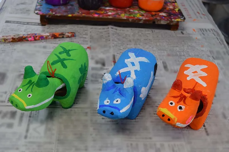 赤べこ絵付け体験 – 会津若松教育旅行ナビ