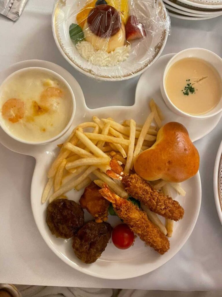 体験レポ 「東京ディズニーシー・ホテルミラコスタ®」のルームサービス2ページ目- macaroni