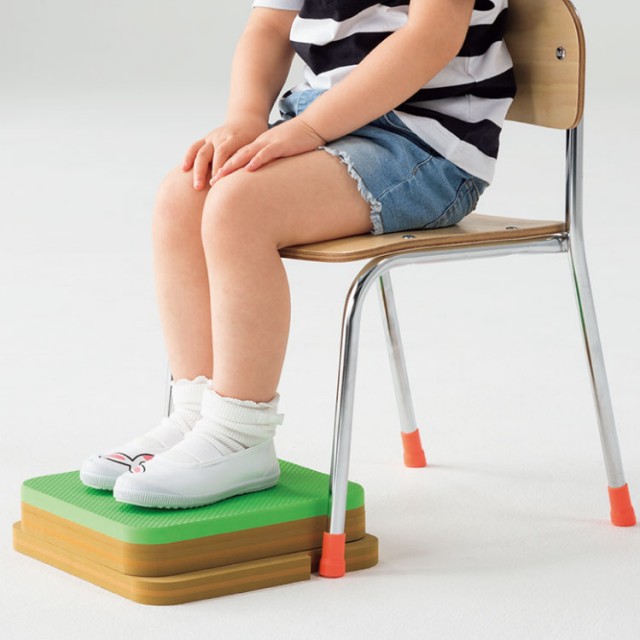 かわいいキッズチェアを500円で作るDIY a cute kids chair for 500 yen