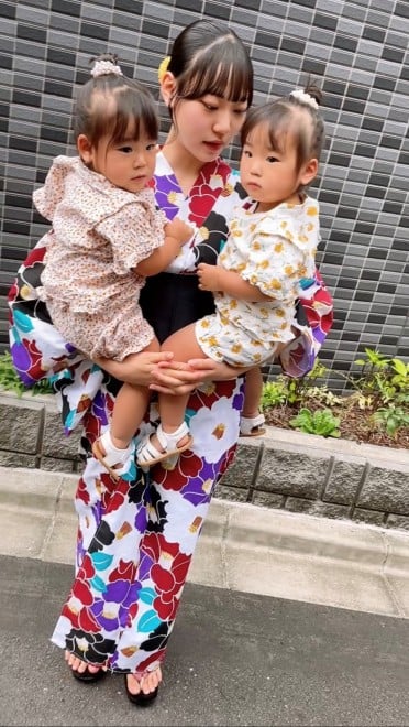 尊い双子の赤ちゃん、互いのほっぺをスリスリ 動画に国内外600万人が笑顔「ため息しか出ない」「赤ちゃんもプニプニ気持ちいいよね」まいどなニュース