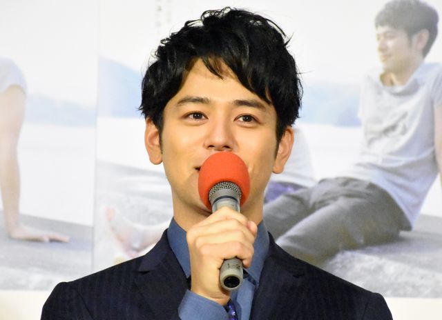 祝・第２子誕生！妻夫木聡＆マイコ「結婚直後の２ショット」写真FRIDAYデジタル