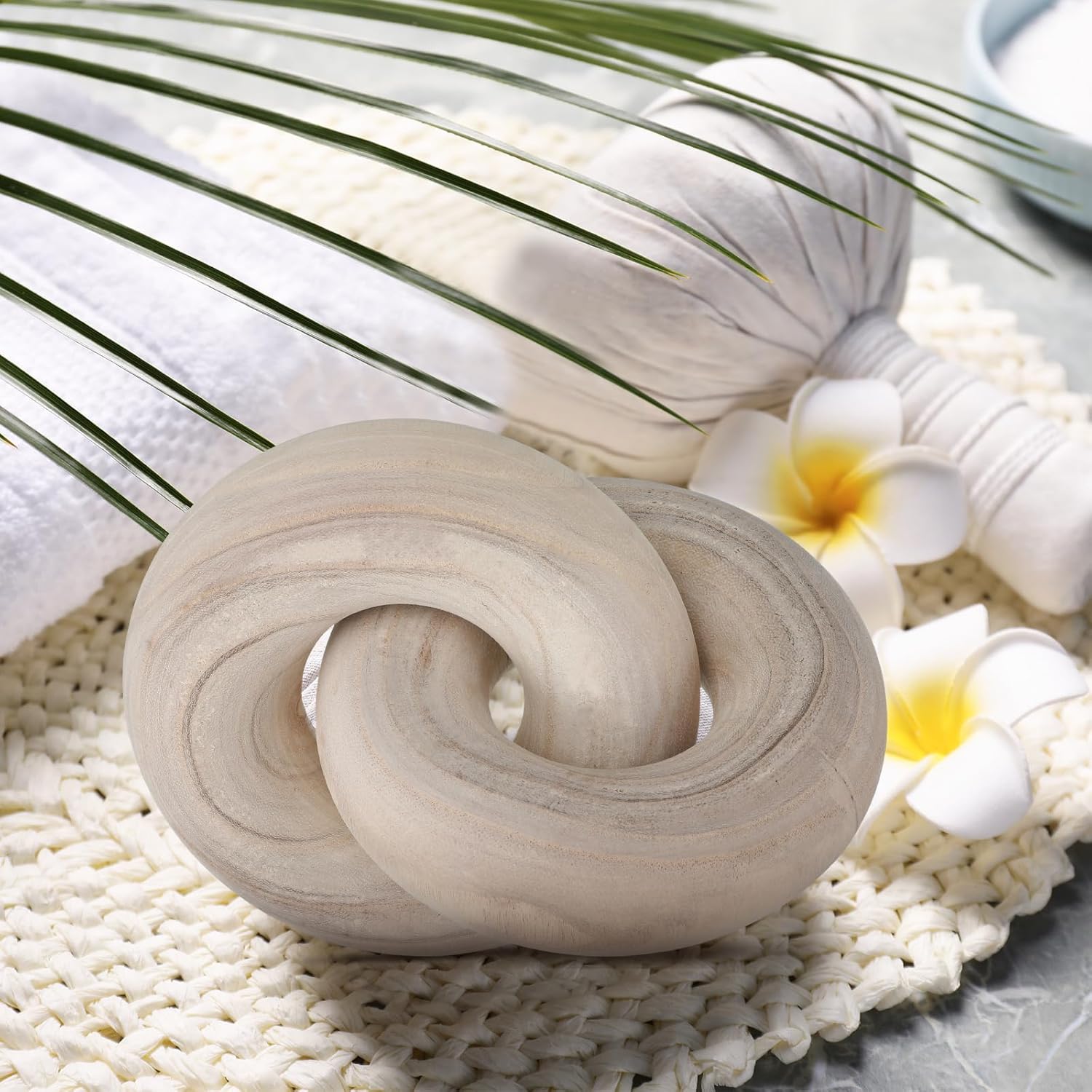 ８つのコンセプトから選ぶ、都会のコンドミニアム「ノット ア ホテル フクオカ」 今月の建築ARCHITECTURE FILE21 PenOnline