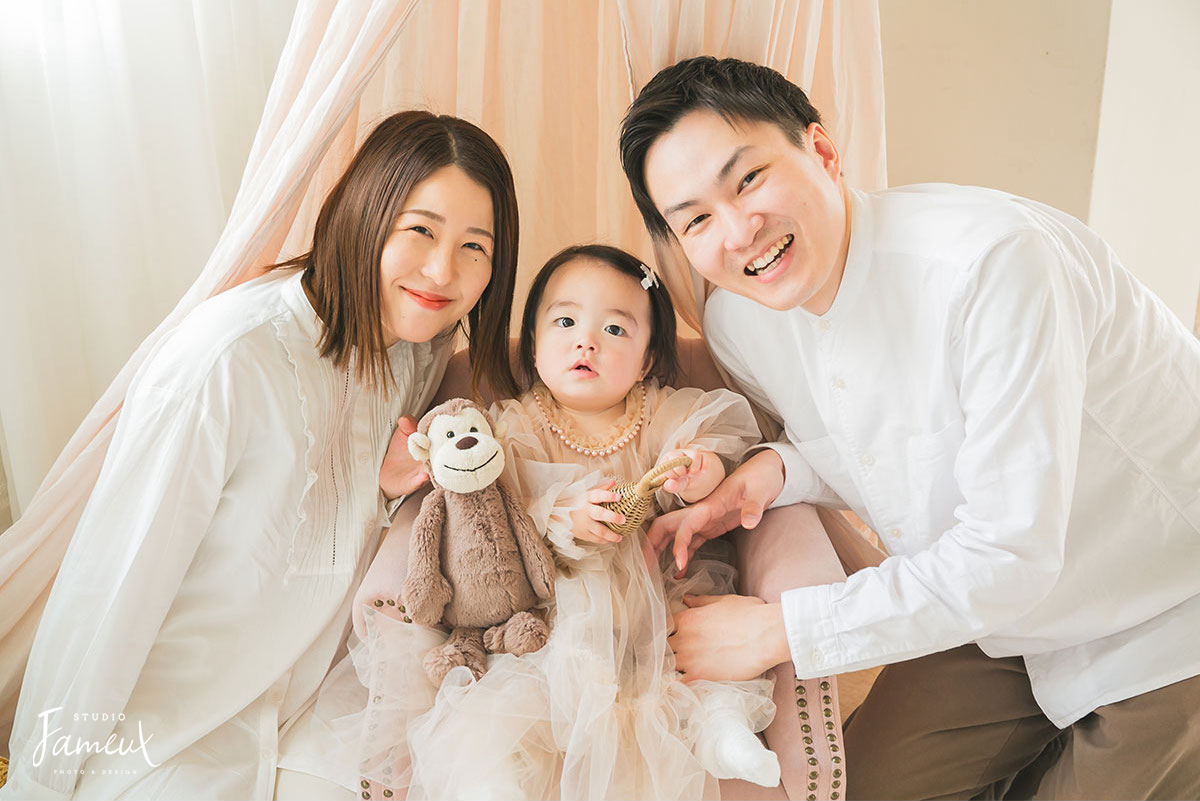1歳の誕生日の写真撮影 バースデーフォト はいつ撮る？撮り方や衣装を解説スタジオキャラット七五三・お宮参り・成人式・マタニティフォトの写真撮影