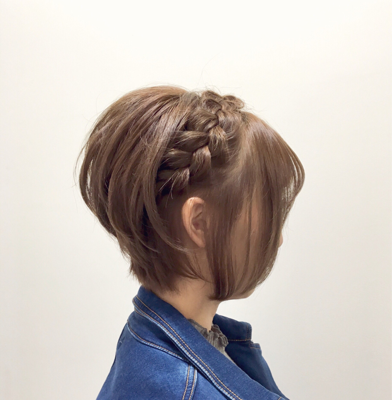 編み込みなしでできるサイドアレンジ🌼, 忙しい朝でもぱぱっとできるはず✌🏻, 崩れにくいから登園・登校にもおすすめ〜！,3歳さんのヘアアレンジヘアアレンジ女の子ヘアキッズヘアアレンジボブアレンジ三つ編みくるりんぱ