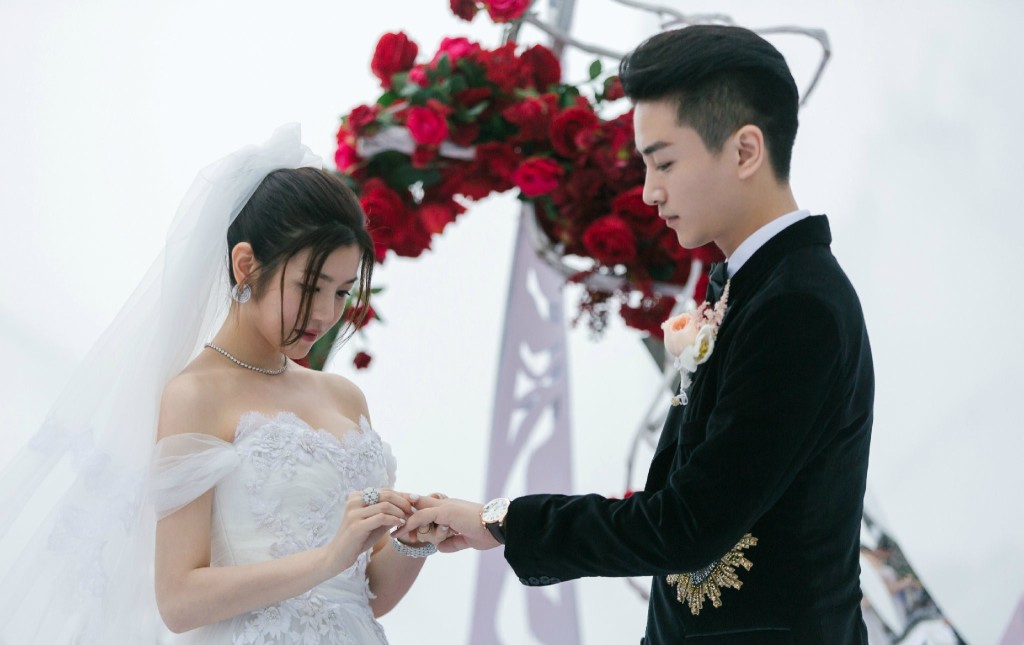 頼重秀一とは - わかりやすく解説 Weblio辞書