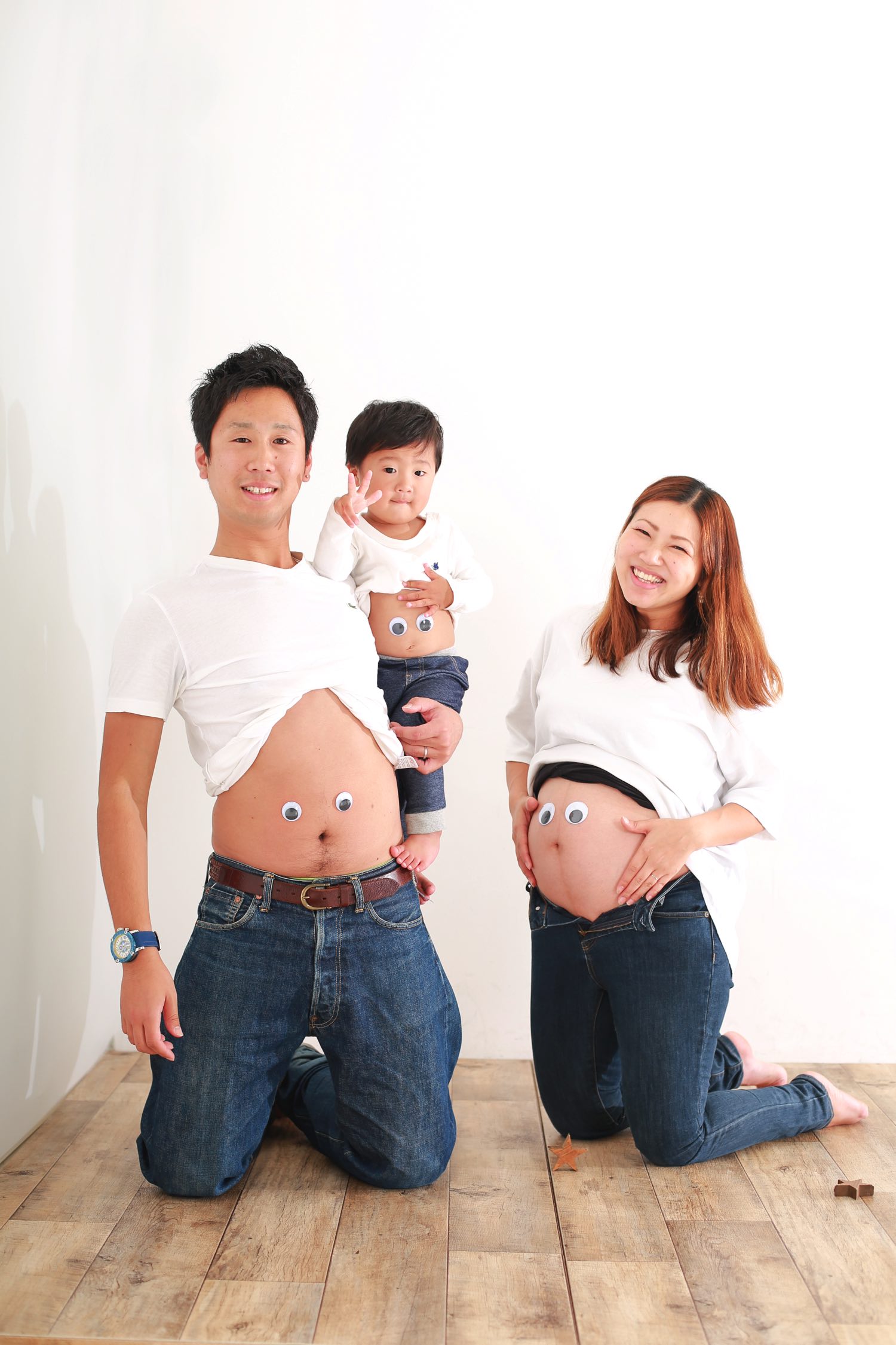 マタニティ×ファミリー⚡️⚡️⚡️ ⁡ ナイスジャンプ👍✨なマタニティフォト🥰とっても元気いっぱいのお兄ちゃん〜いろんなポーズで撮影させてくれました‼️ ⁡ TEL 𝟢𝟣𝟩𝟤-𝟥𝟤-𝟥𝟪𝟣𝟦定休日 毎週火曜水曜 営業時間 𝟫:𝟥𝟢〜𝟣𝟪:𝟢𝟢 ⁡写真館ハセガワ ⁡家族