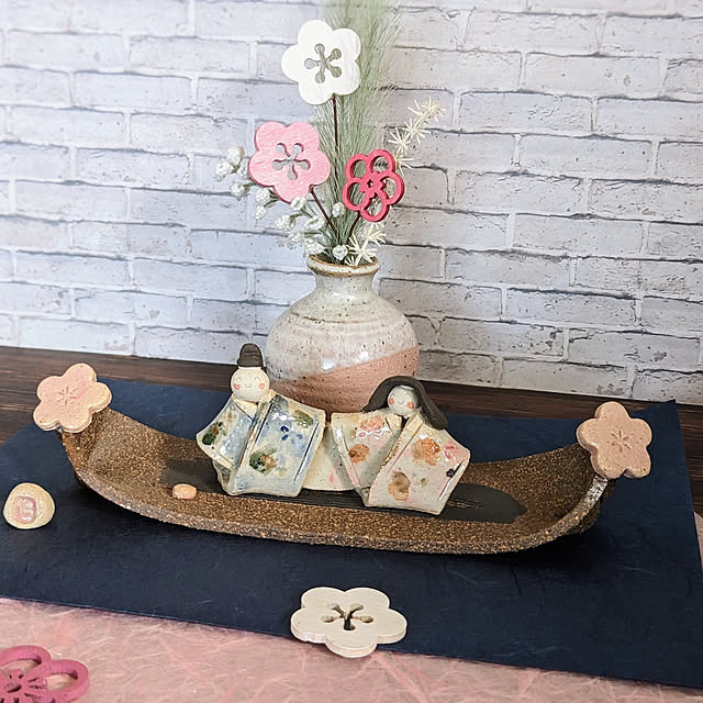 よりそい雛 オルゴール 日本製 陶器 和風 ひな人形 ひな祭り 和雑貨 かわいい おしゃれ 和モダン 和テイスト レトロ 国産 雛人形 陶器 磁器お雛様 コンパクト 寄り添い雛 おしゃれ シンプルで 美しい モダン デザイン 飾り台 桐箱 創作人 ひな人形・雛飾り 長谷川武雄