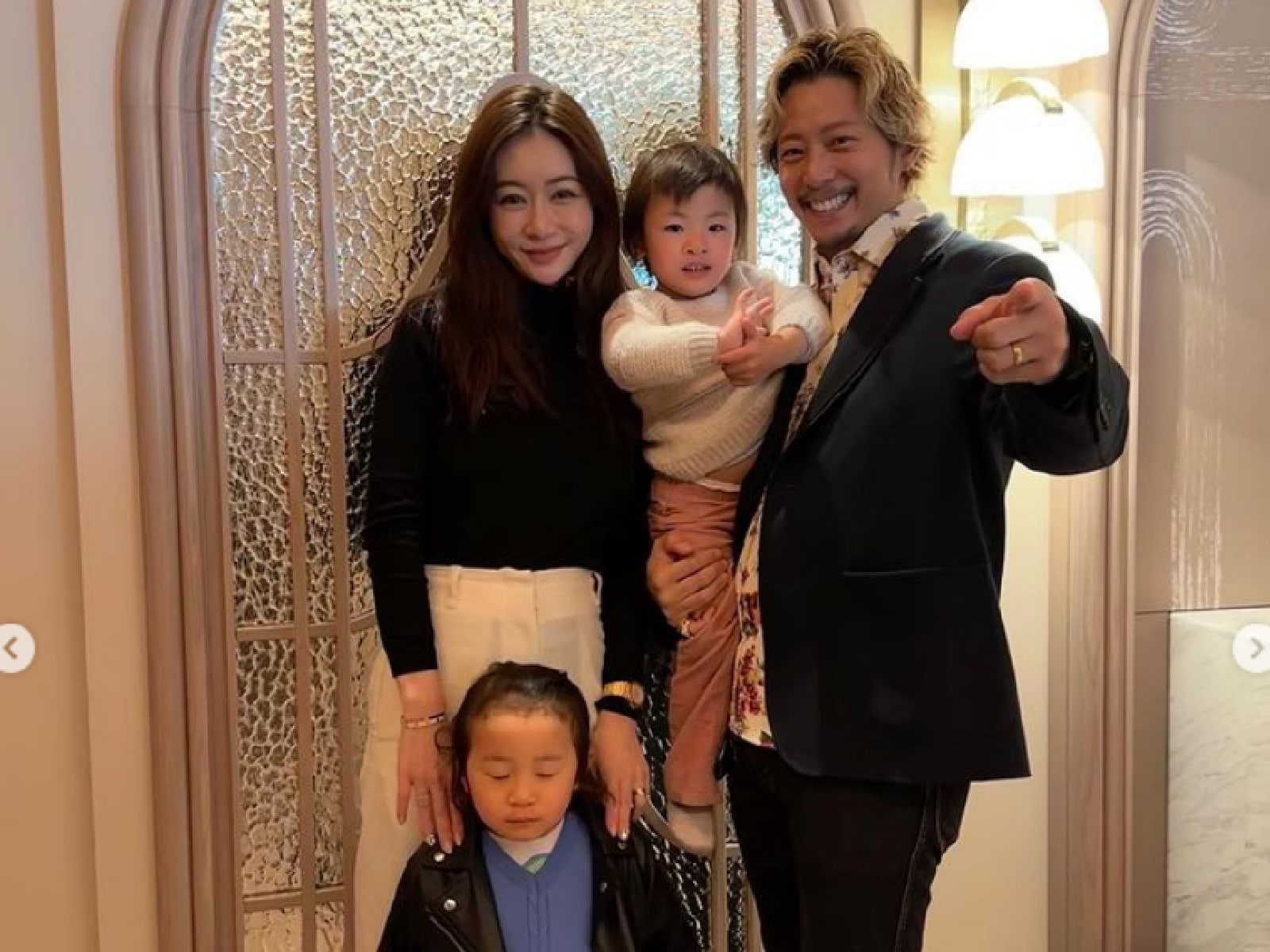 元EXILE・黒木啓司の妻・宮崎麗果、家族でのマタニティフォト公開で「最高に素敵な家族写真」「凄くいい夫婦」の声 - All About ニュース