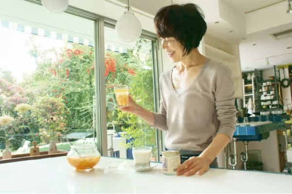 今日は朝から母と打ち合わせ。相変わらず庭が綺麗。自分が住んでた頃にもっとこの庭でくつろげばよかった その時その時の今がとっても大事なんだなぁと感慨にふけるw栗原心平栗原はるみ実家ごちそうさまチャンネル二日酔い太って指輪が入らない