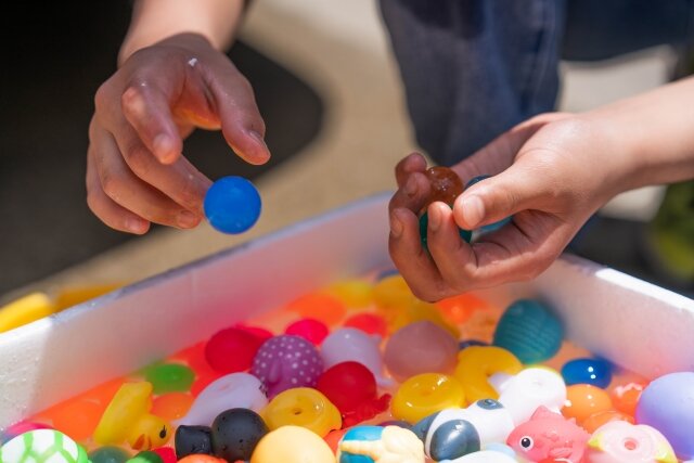 夏の遊び」のアイデア 39 件水遊び おもちゃ 手作り, 水遊び おもちゃ, 手作りおもちゃ