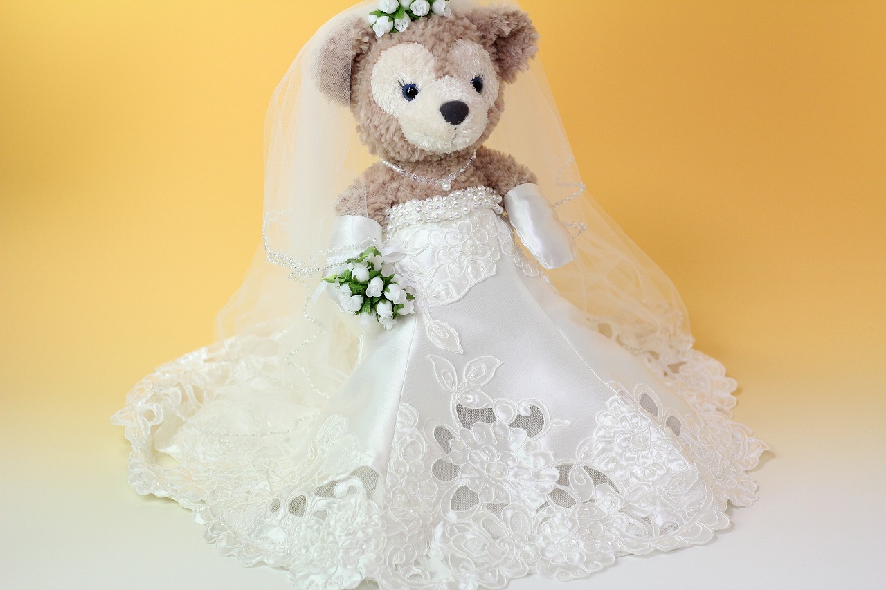 ラスカルSサイズぬいぐるみをウェディングドレス姿に。結婚式DIYアイディア費用節約
