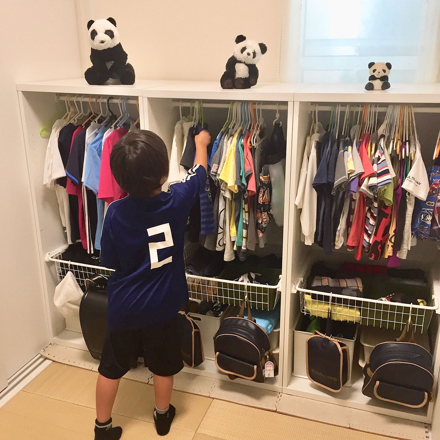 人気インスタグラマーの子ども服収納テクを拝見！置き場所とハンガーづかいが成功の秘訣HugKum はぐくむ