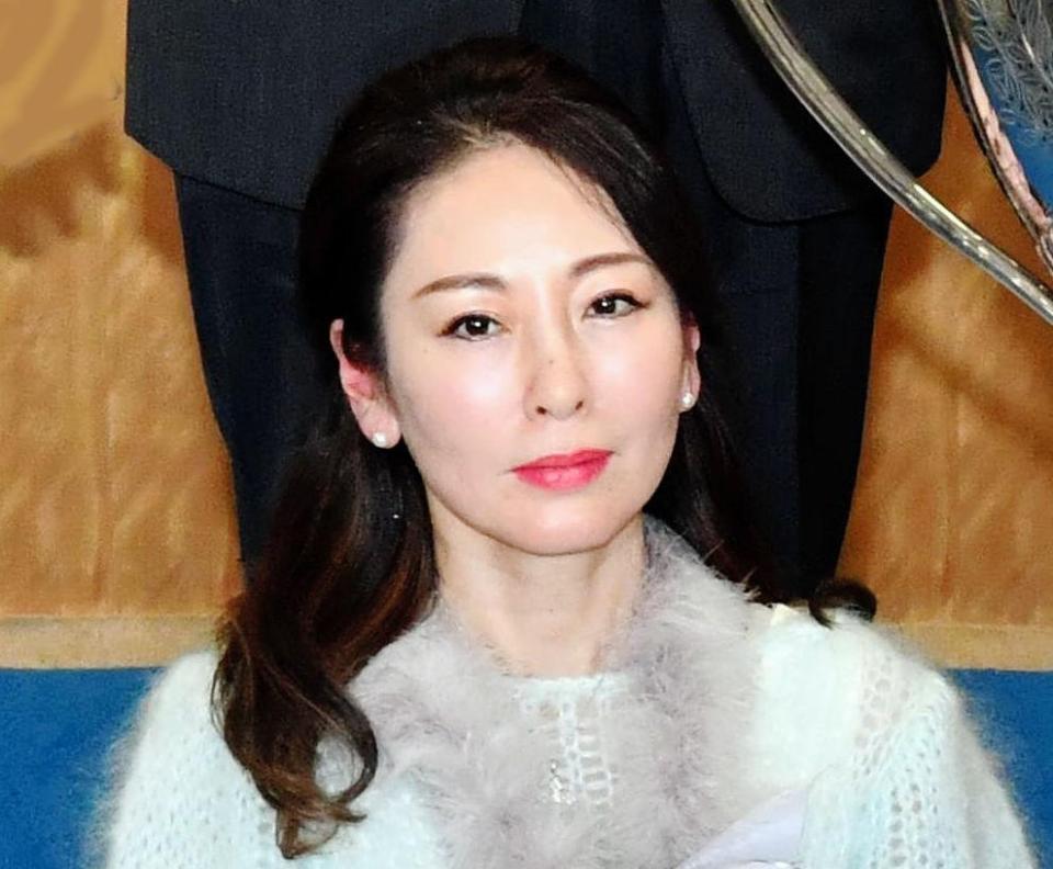 高橋愛「うちのママ、ほんっとにかわいい」美人母の写真公開「そっくり」「女優さんみたい」と反響 - スポーツ報知