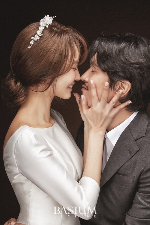 映画「二十歳」で共演 俳優ヤン・ヒョンミン夫妻、結婚から6年で妊娠を発表 Kstyle- Yahoo!ニュース