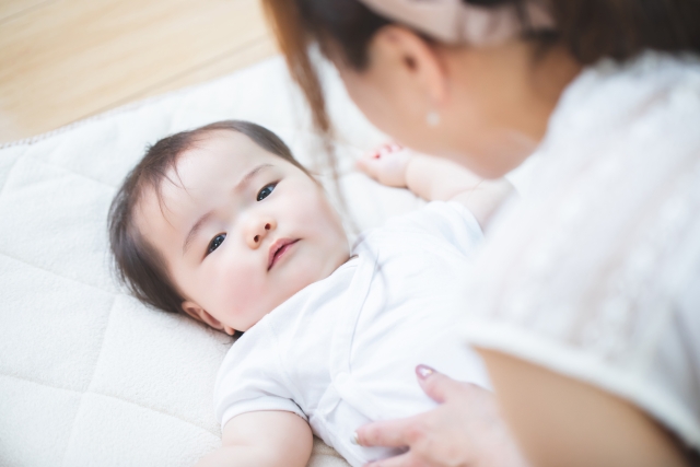 なぜ？赤ちゃんが授乳中に暴れる！泣く！どうすれば？先輩ママの授乳のコツkosodate LIFE 子育てライフ