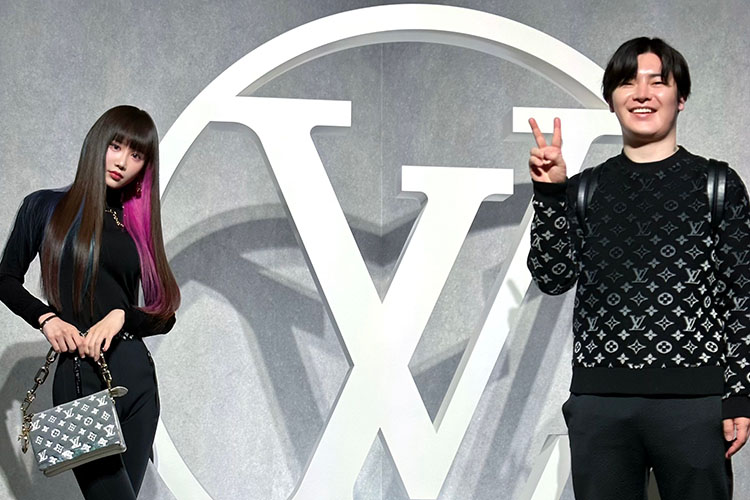 心身共に崩壊して」パートナーの浮気・妊娠スキャンダルのゆりにゃ、背骨が浮き出る激痩せ姿を公開ニュースピンズバNEWS