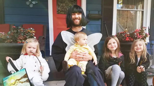 飯沼愛が娘役 15年ぶり「パパとムスメの7日間」復活 令和版は先輩巻き込んだ三角関係ラブコメ - スポニチ Sponichi Annex 芸能