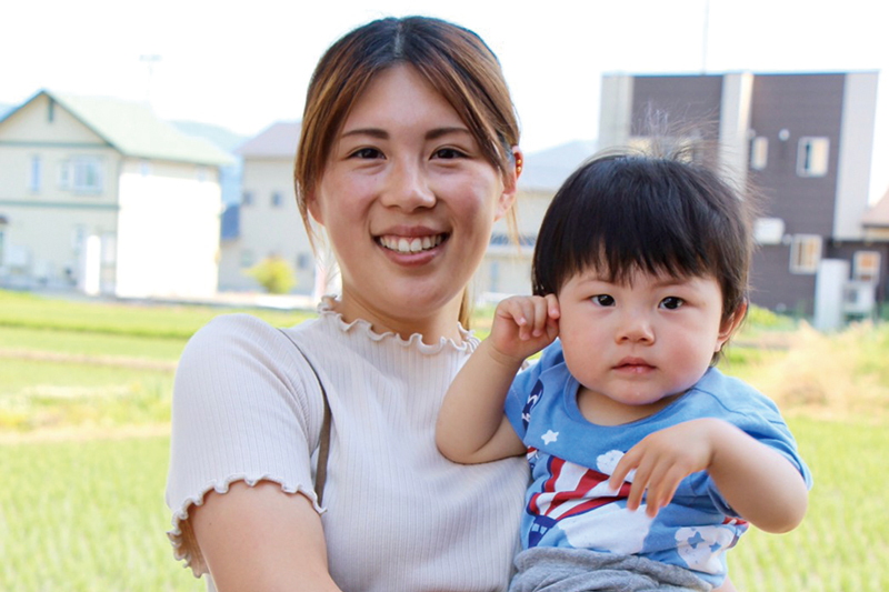 お久しぶりでした♪ 有難うございました!!! 『ママ業』の大変さは僕には経験がありませんが お話はよく聞かせてもらったりします。夜はゆっくり寝れなかったり 自分の時間なんて全然取れなかったり 怒りたくないけど怒っちゃったり 怒っちゃった自分が嫌になったり 色々