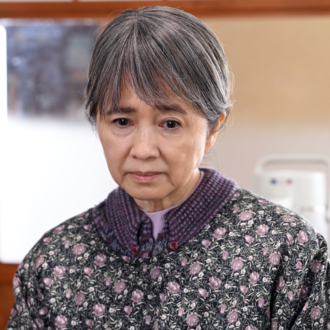 今日も昭和懐かしいシリーズで風吹ジュンさん。若い頃の写真も可愛かったですが私は今の年齢を重ねた柔らかい演技のジュンさんが好きなのでこの絵にしました。笑顔が似合う人ですよね。今日もお付き合いありがとうございました。懐かしシリーズ次回は誰にしようか悩み