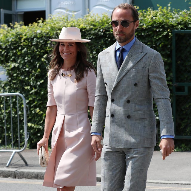 楽天市場引越し 挨拶 粗品 お礼ギフト品 高級トイレットペーパー和柄プリントのデザイン 和音 かずね ２ロール 引っ越しの ご挨拶 の 品おしゃれなプチギフト 土佐和紙包装 熨斗名入れ無料 皇室献上店 : ふぁふぁshop